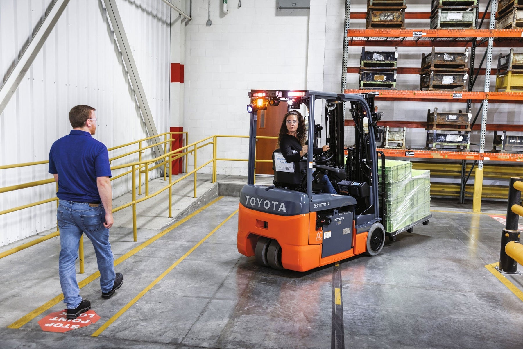 Electric Forklifts: Optimizing Warehouse Operations