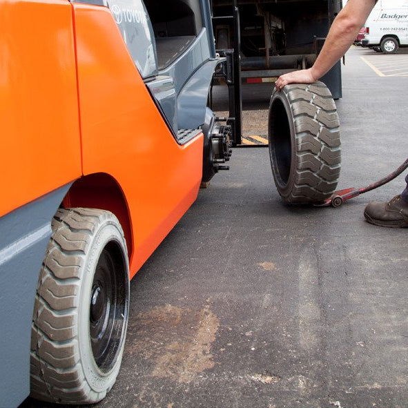 All about Replacing Forklift Tires